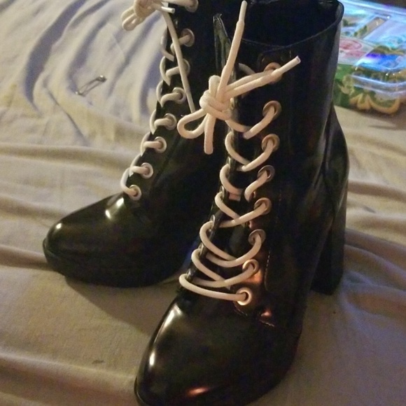 Forever 21 👢 - Picture 4 of 8